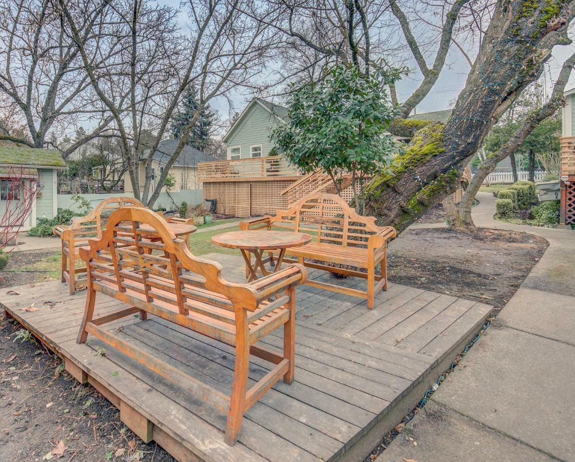 Carlisle Garden Suites Ашленд Экстерьер фото