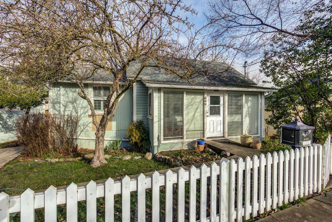 Carlisle Garden Suites Ашленд Экстерьер фото